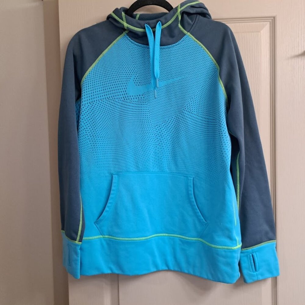 Nike Therma-FIT pullover Hoodie in blue grey polka dots with green accents large